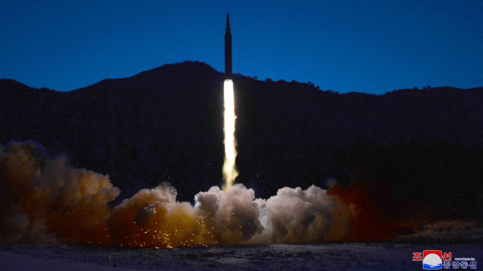 Un míssil hipersònic llançat durant un dels informatius del règim en una ubicació no revelada