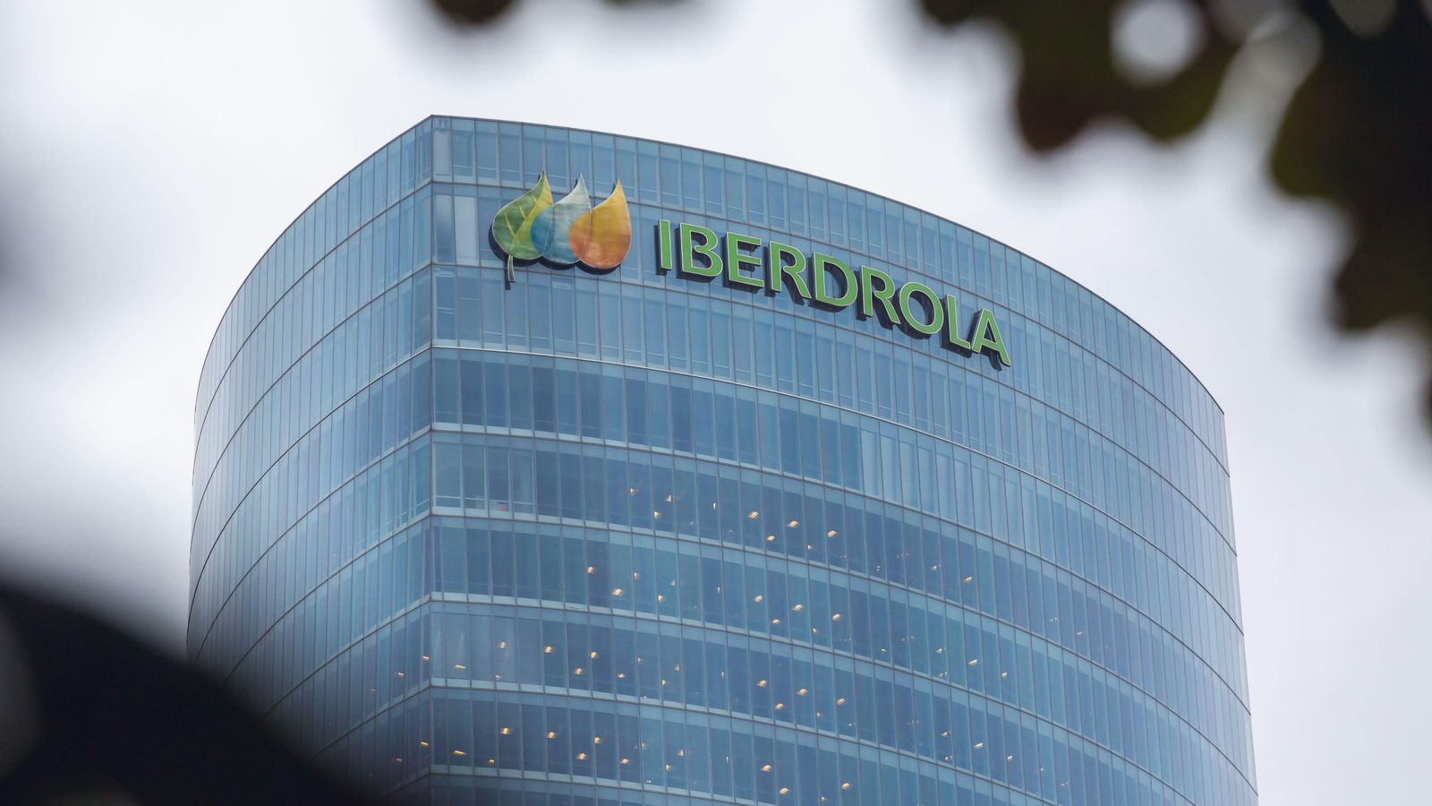 Torre envidrada d'Iberdrola a Bilbao, on l'energètica té la seu principal a Espanya