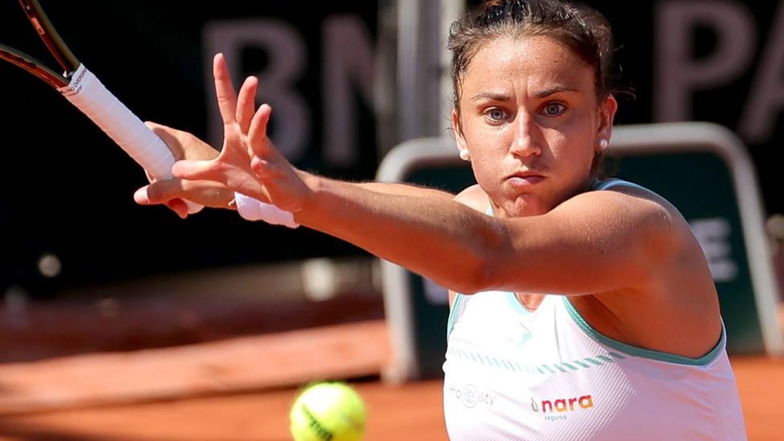 Sara Sorribes cau en huitens de finals a Suïssa F2CeZS3X0AAOAeo