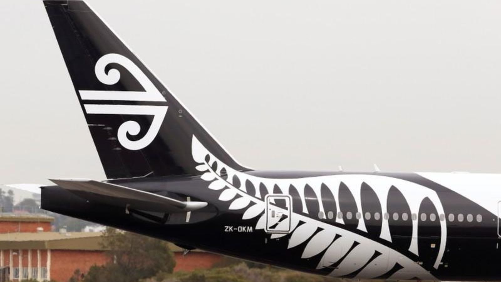L’aerolínia Air New Zealand anul·la una norma que prohibia els tatuatges visibles als seus empleats