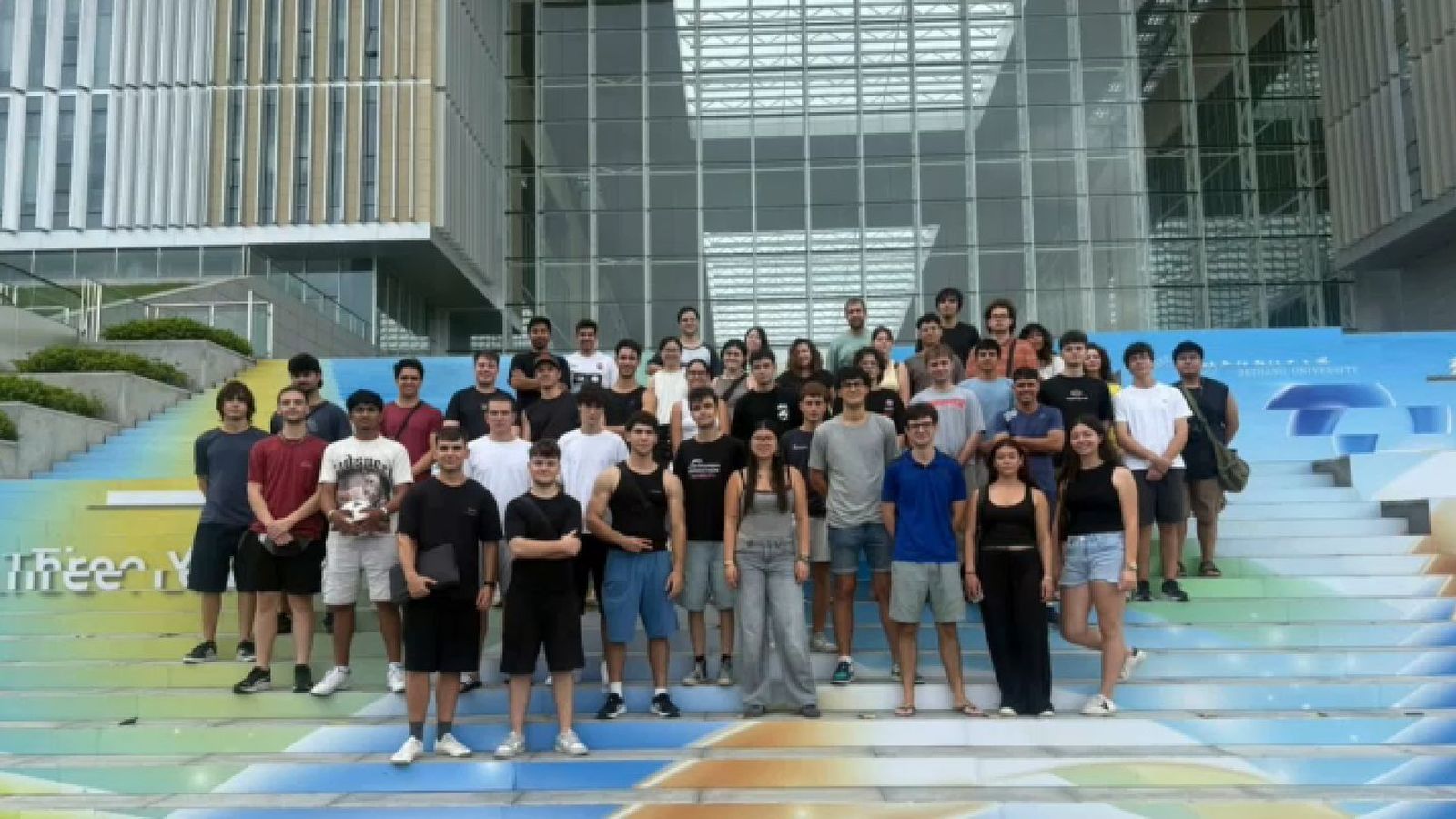 Els 400 alumnes i investigadors de la UPV comencen a arribar a la Xina després del pas del tifó Bavi