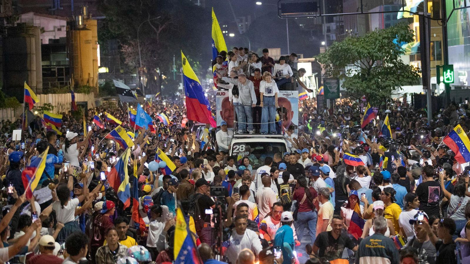 Tancament de campanya de González Urrutia a Caracas