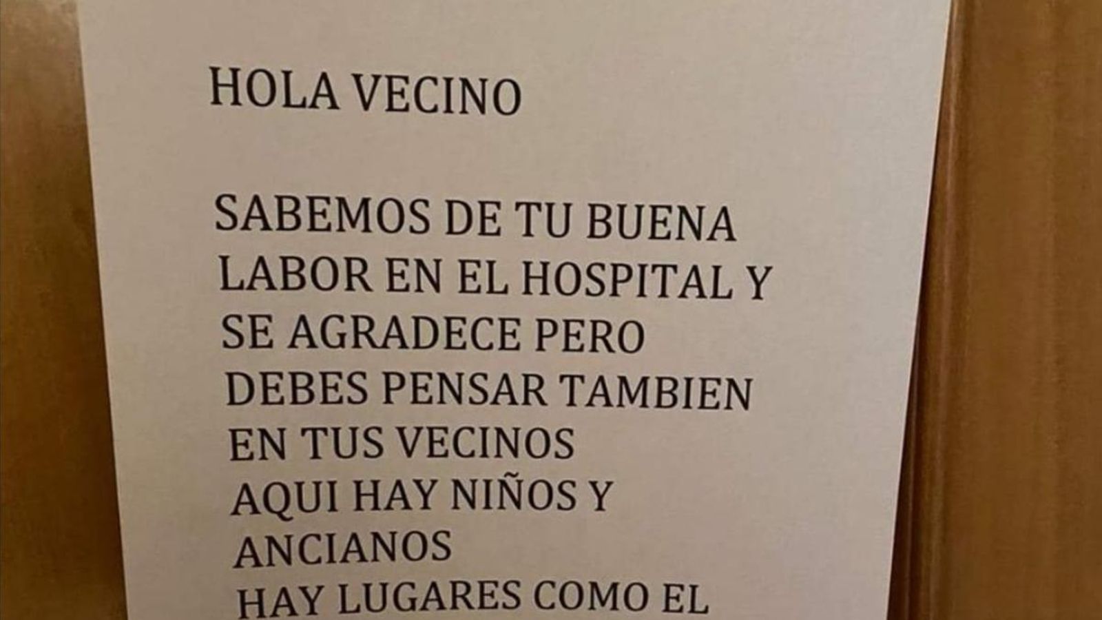 Un sanitari de Ciudad Real es va trobar un cartell anònim que el convidava a buscar un altre habitatge