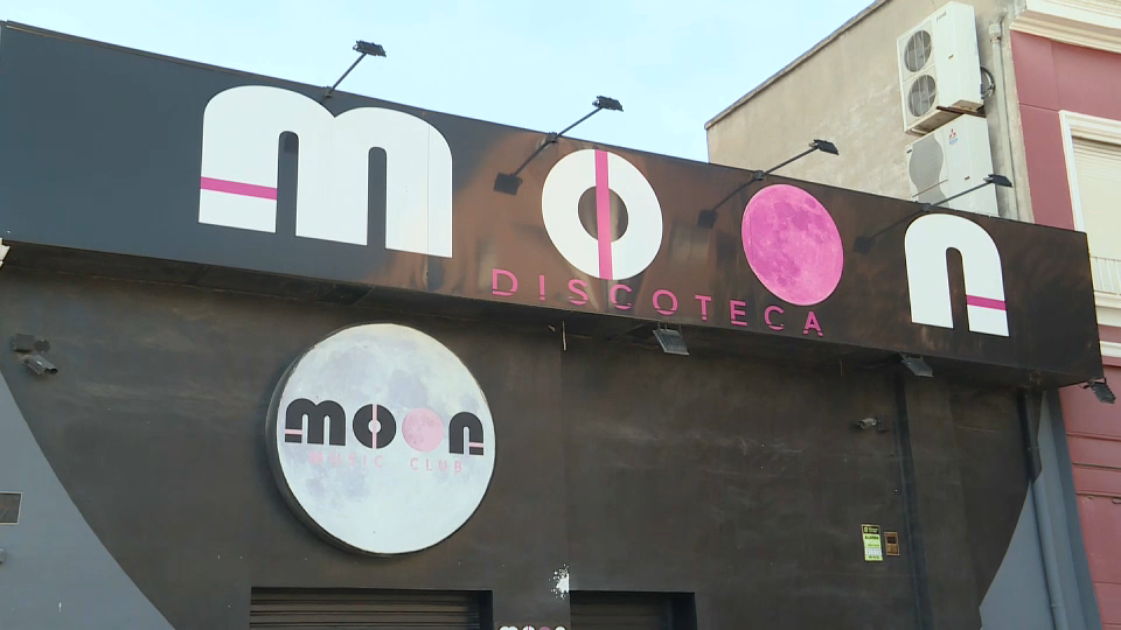 Façana de la Discoteca Moon a Oriola, lloc on ha succeït l'intent d'homicidi DiscotecaMoon