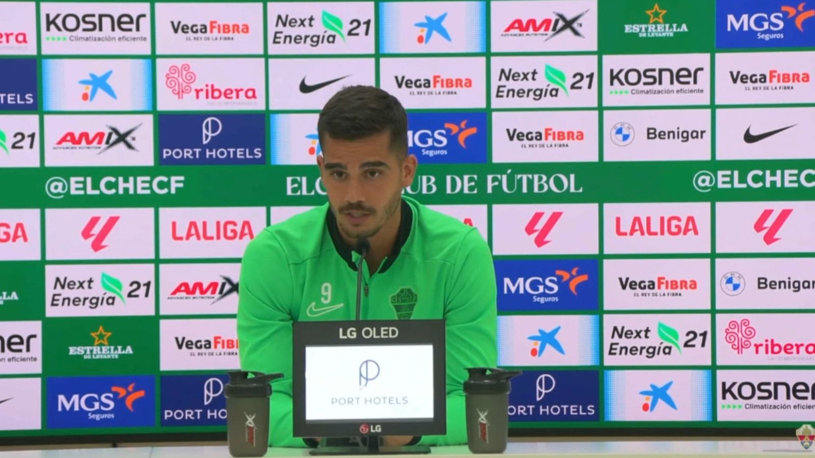 André Silva: "M'agradaria continuar ací i continuar creixent amb l'Elx"