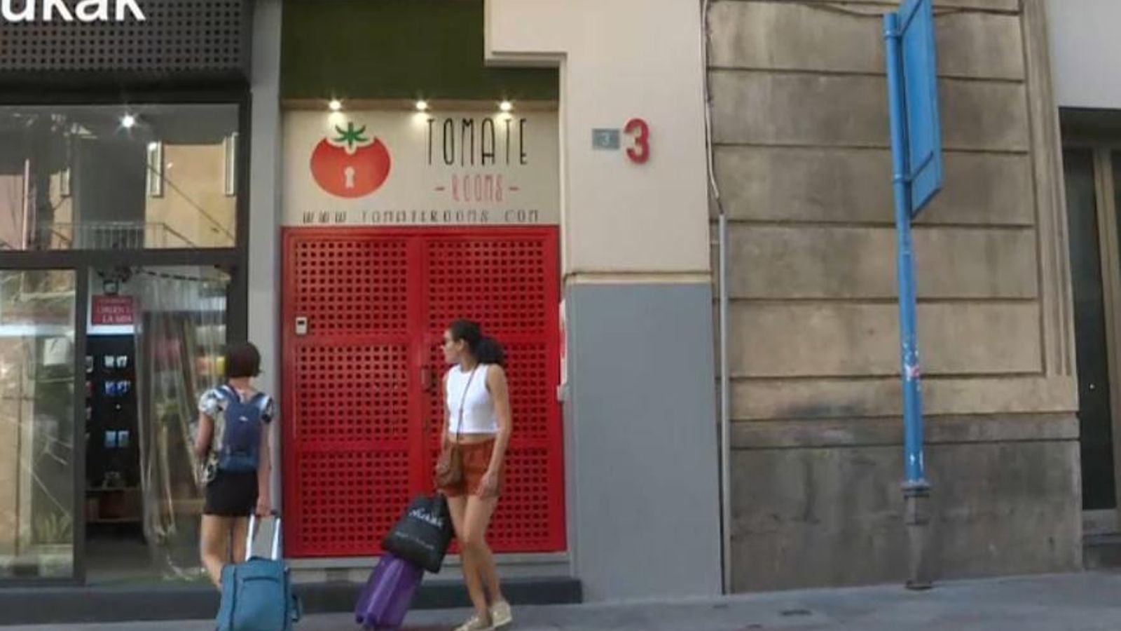 Les plataformes de lloguer vacacional hauran d'identificar el titular de l'habitatge i les persones a les quals se'ls lloga