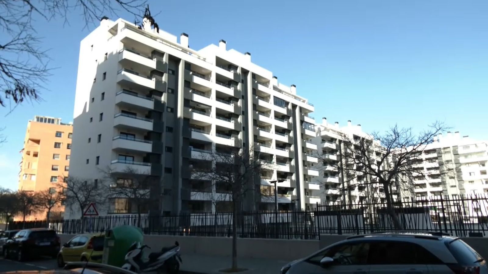 Façana del Residencial Les Naus, a la platja de Sant Joan