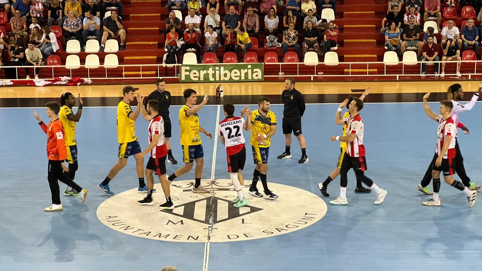 Els blanc-i-vermells han dominat el partit disputat al pavelló municipal Internúcleos