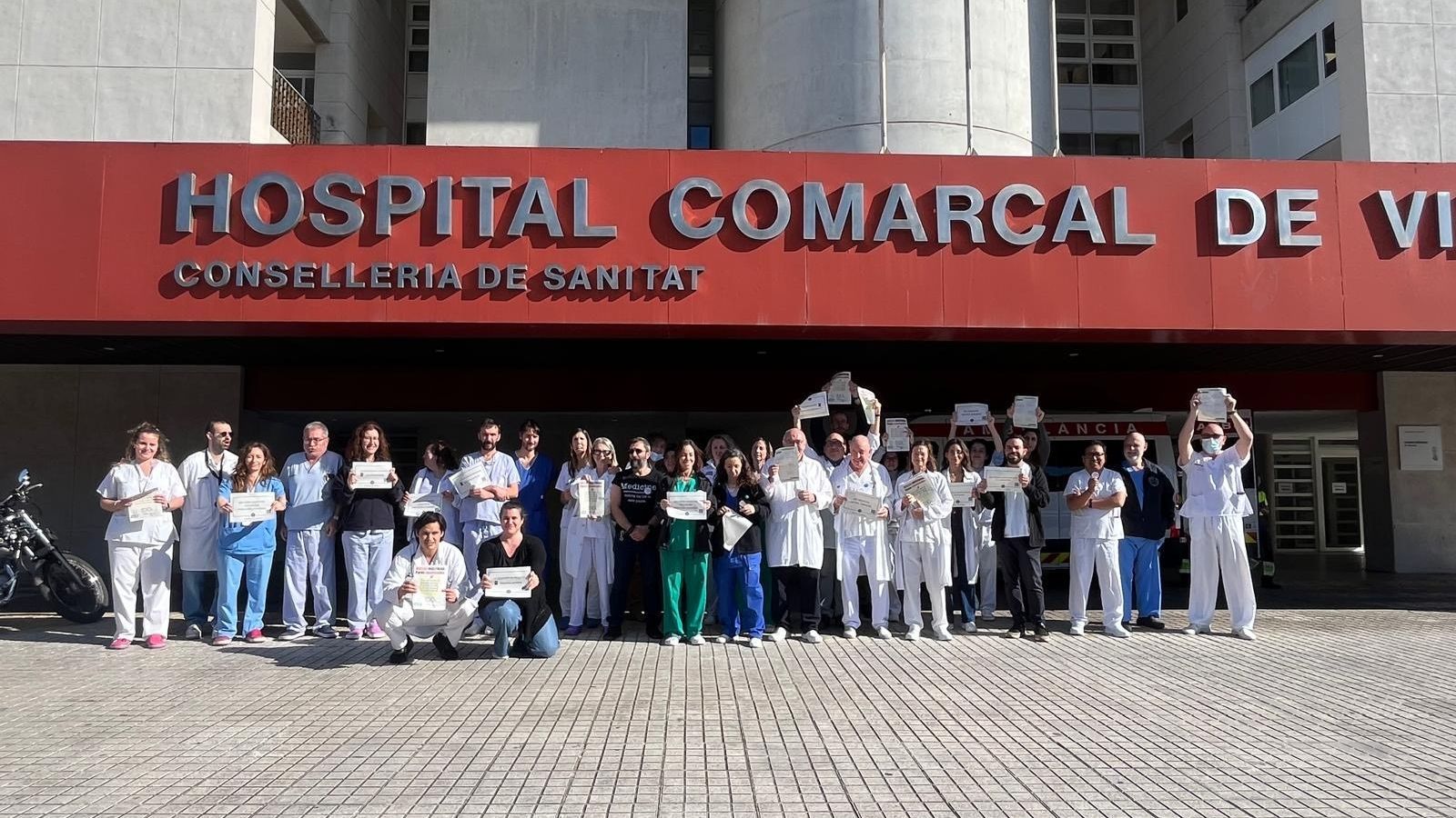 Concentració del metges a les portes de l'hospital comarcal de Vinaròs
