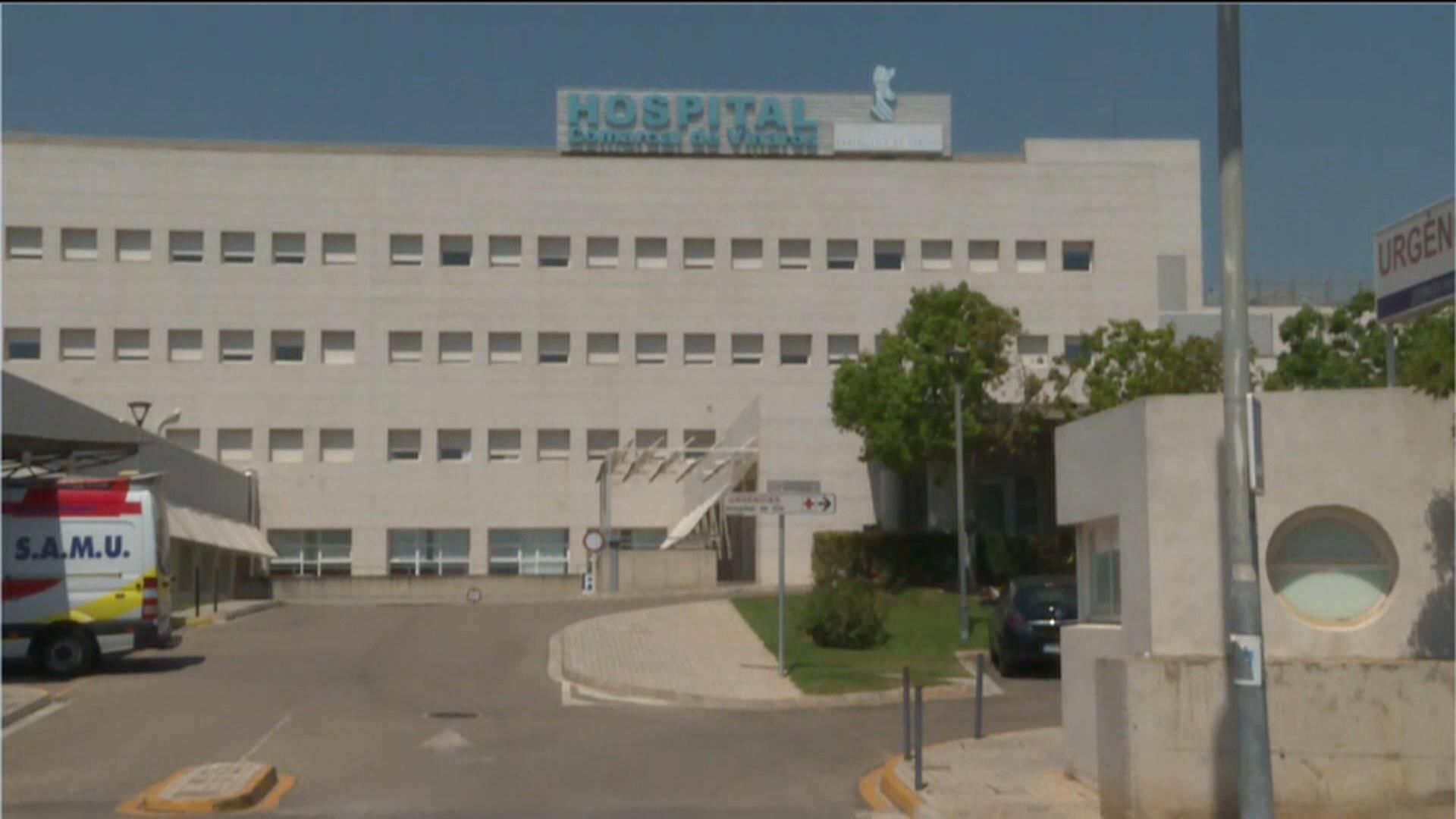 Mor en precipitar-se des de la terrassa d'una sala de l'Hospital de Vinaròs Mor en precipitar-se des de la terrassa d\'una sala de l\'Hospital de Vinaròs
