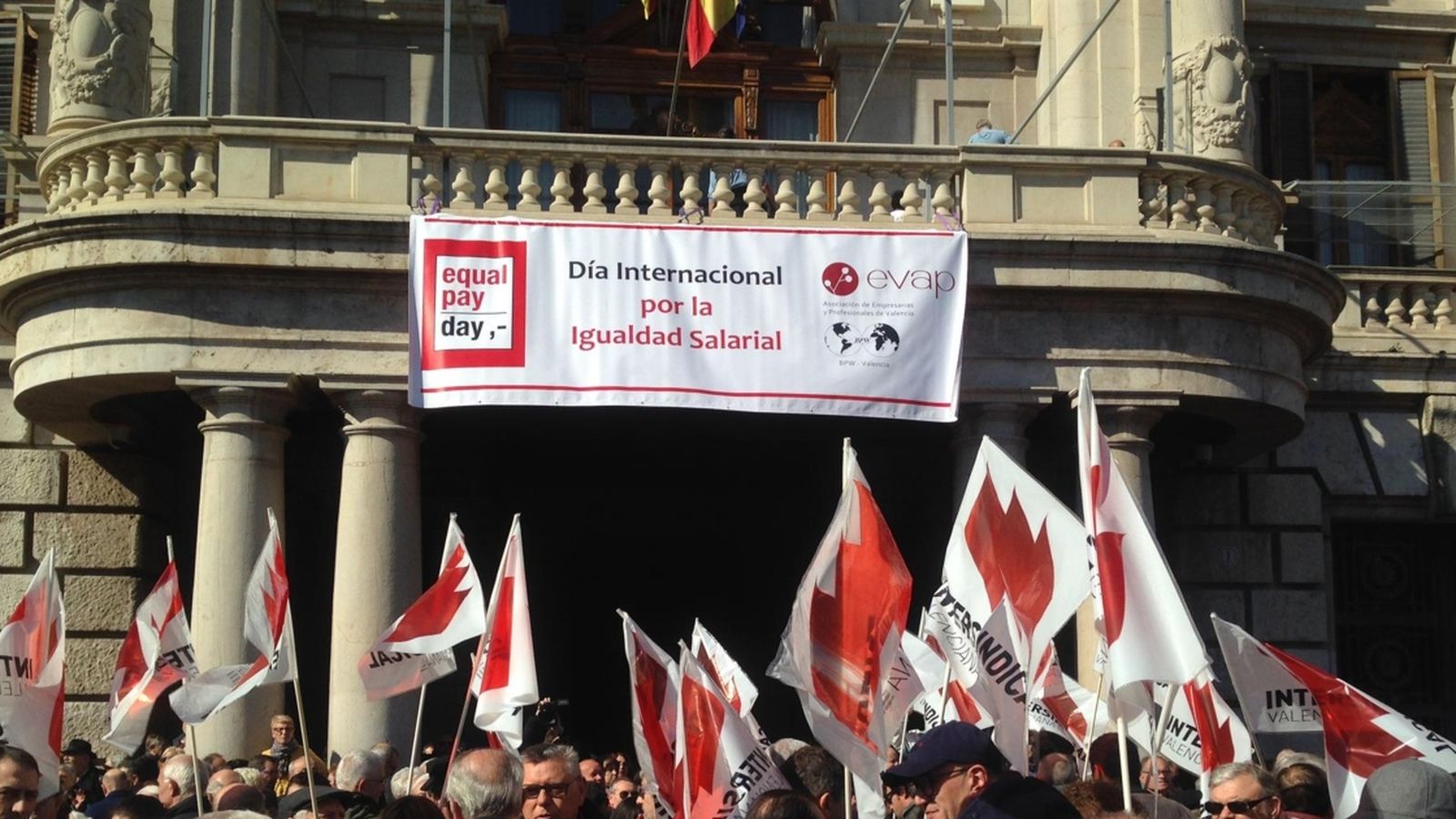 Amb la protesta, els sindicats reivindiquen que és necessari garantir unes pensions públiques "dignes per a totes les persones"