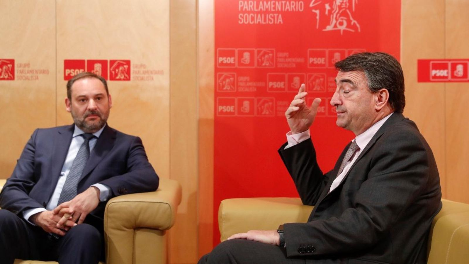 Reunió del portaveu del PNB al Congrés, Aitor Esteban, amb al responsable d'Organització del PSOE, José Luis Ábalos