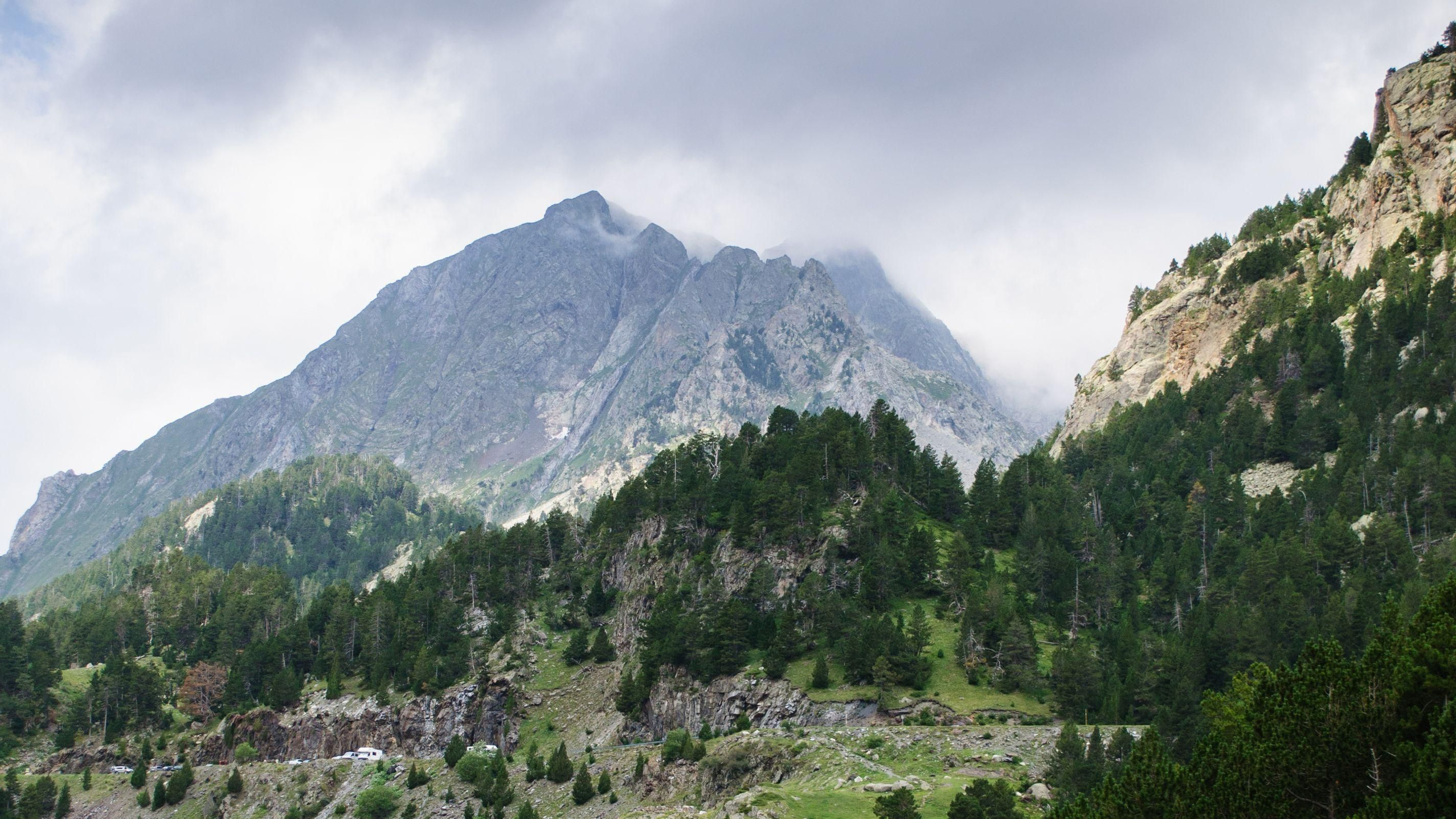 Panoràmica de la vall de Benasc, al Pirineu aragonés Panoràmica de la vall de Benasc, al Pirineu aragonés