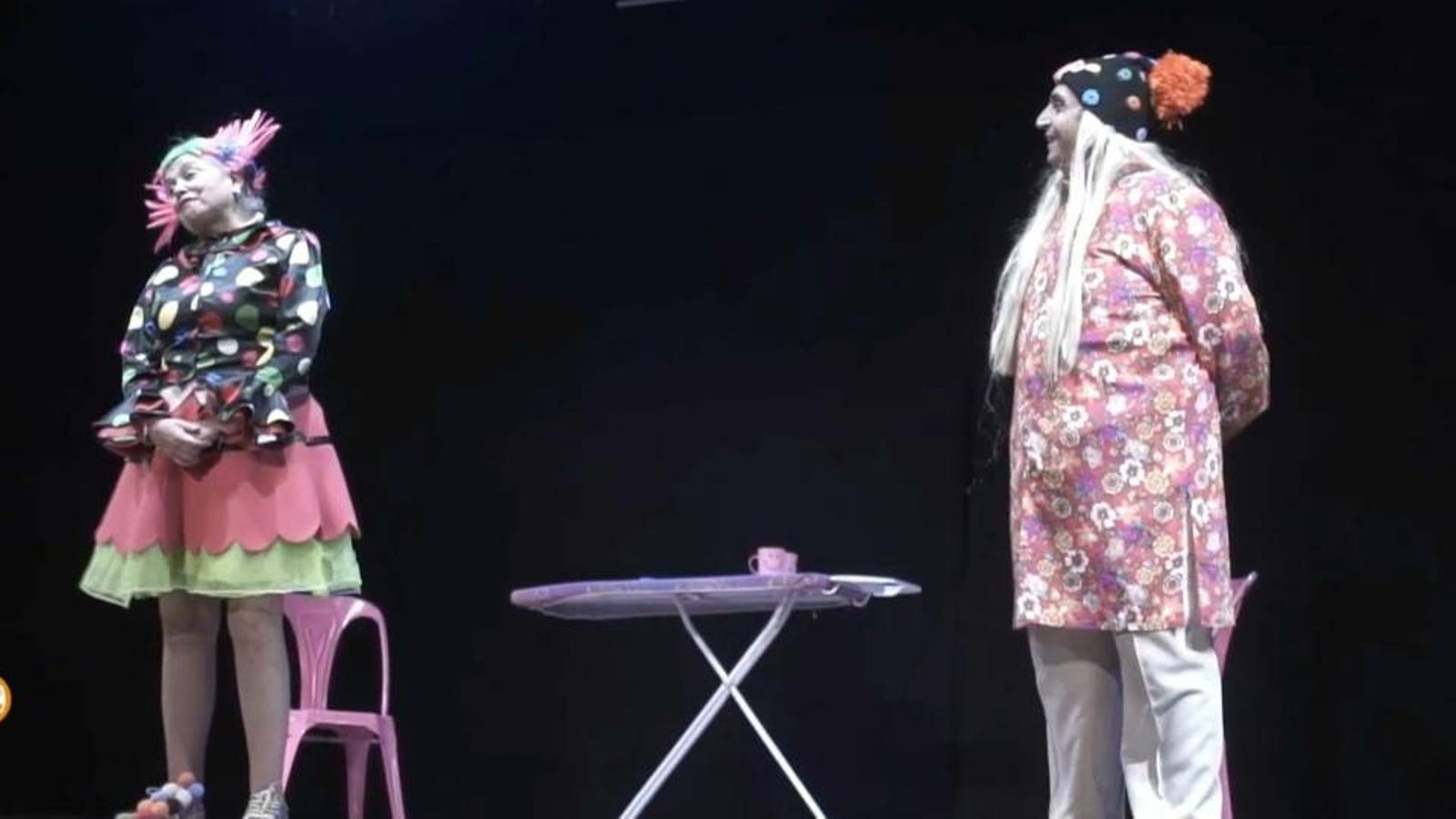 Emma Ozores i Rubén Torres il·luminen el Teatre Tama amb 'El último que apague la luz'