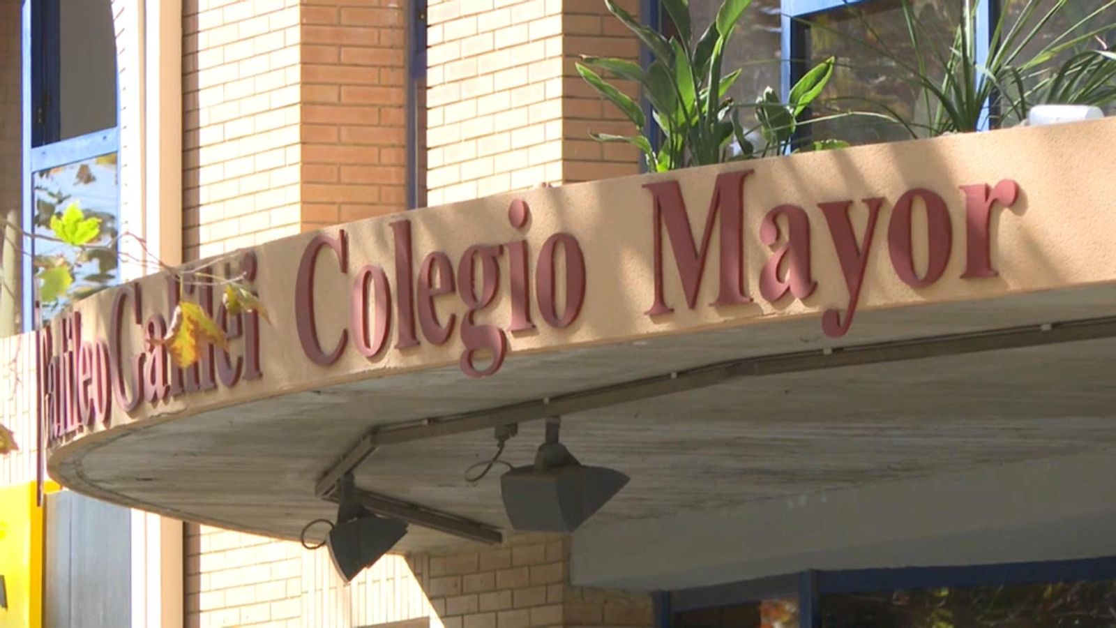 Entrada del col·legi major Galileo Galilei