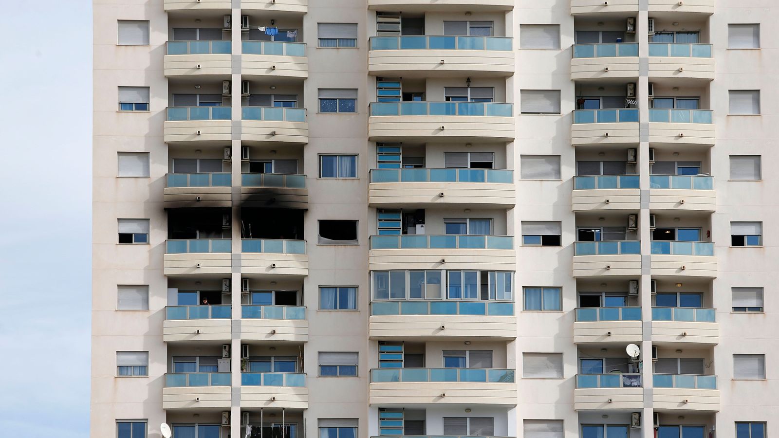 Façana de l'habitatge de la Vila Joiosa on s'ha produït un incendi la passada matinada