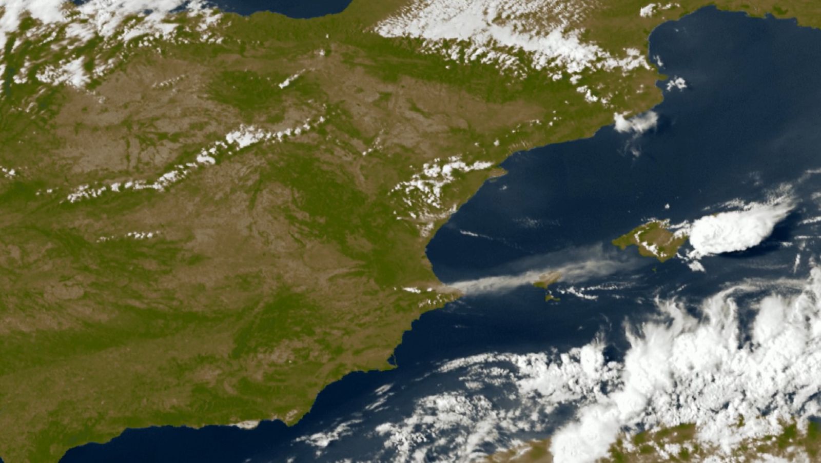 El fum arriba fins les Balears