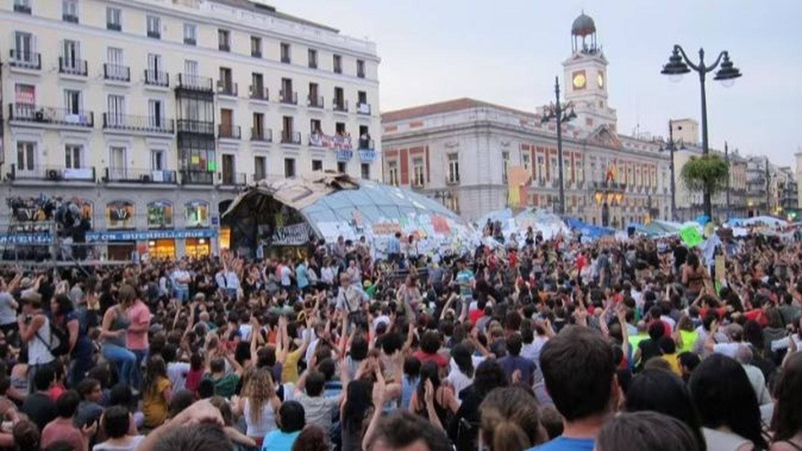 Imatge d'arxiu de fa quinze anys de l'assemblea general del Moviment 15M a Madrid
