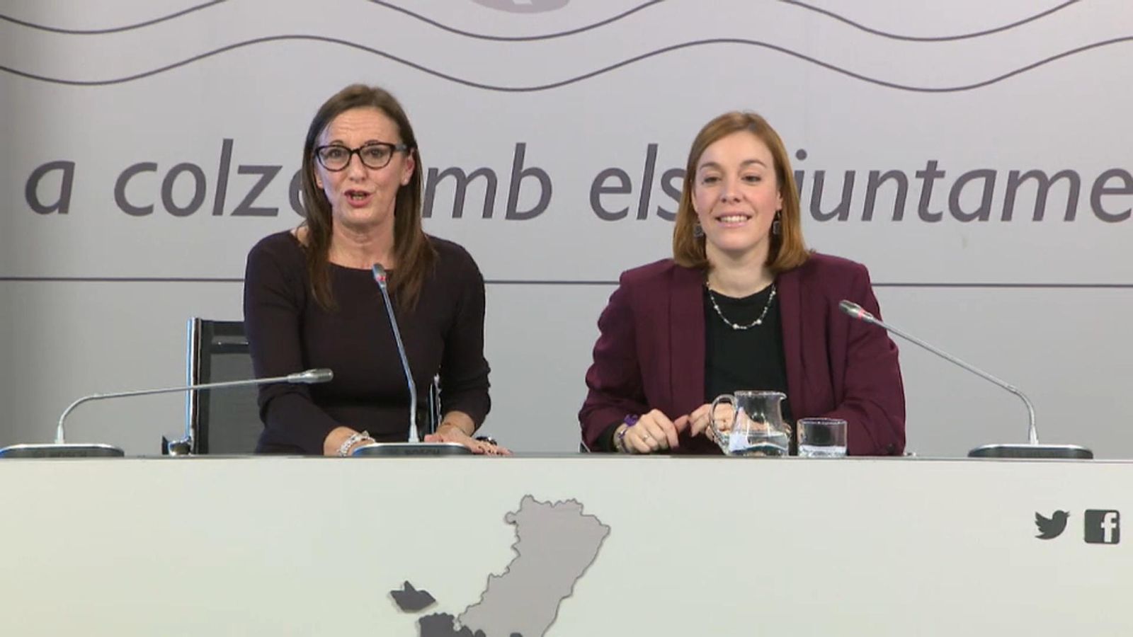 La vicepresidenta de la Diputació, Maria Josep Amigó, i la diputada de Mobilitat Sostenible, Dolors Gimeno