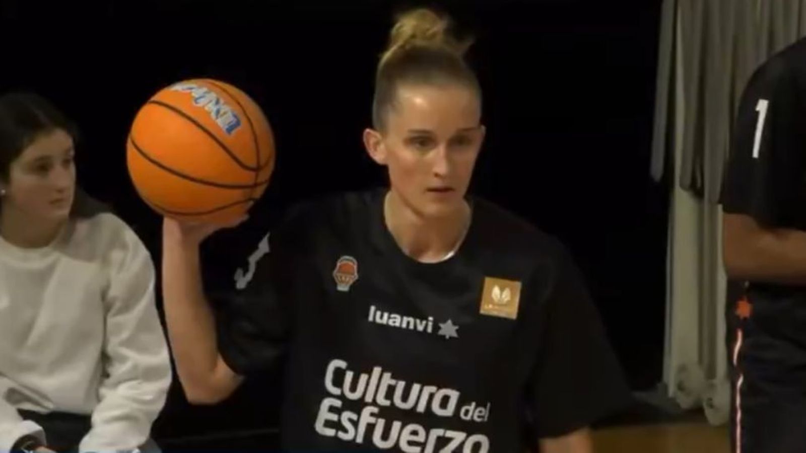 La jugadora del València Basket, Leo Fiebich