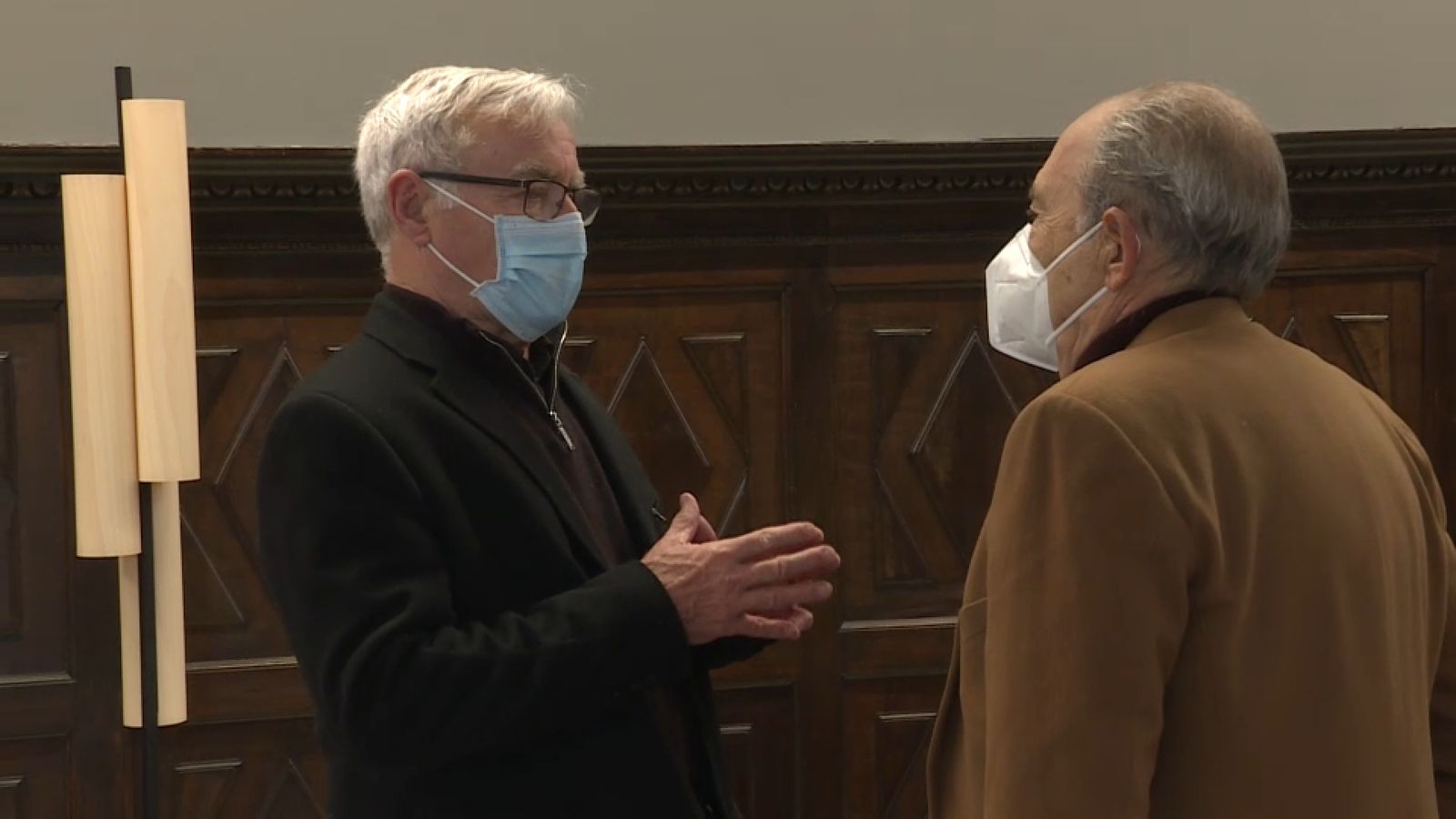 L'alcalde de València, Joan Ribó, rep a l'ajuntament a Carlos San Juan, l'impulsor de la campanya 'Soc major, no idiota'