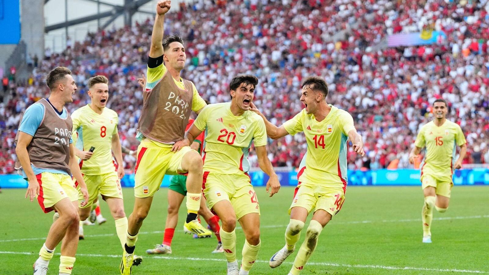 Els jugadors espanyols celebren la victòria