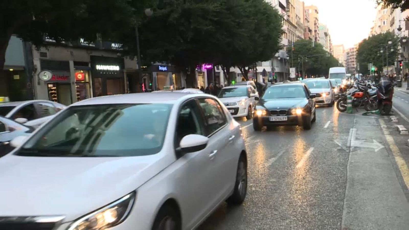 VÍDEO | Opinions enfrontades sobre el futur del carrer de Colom de València