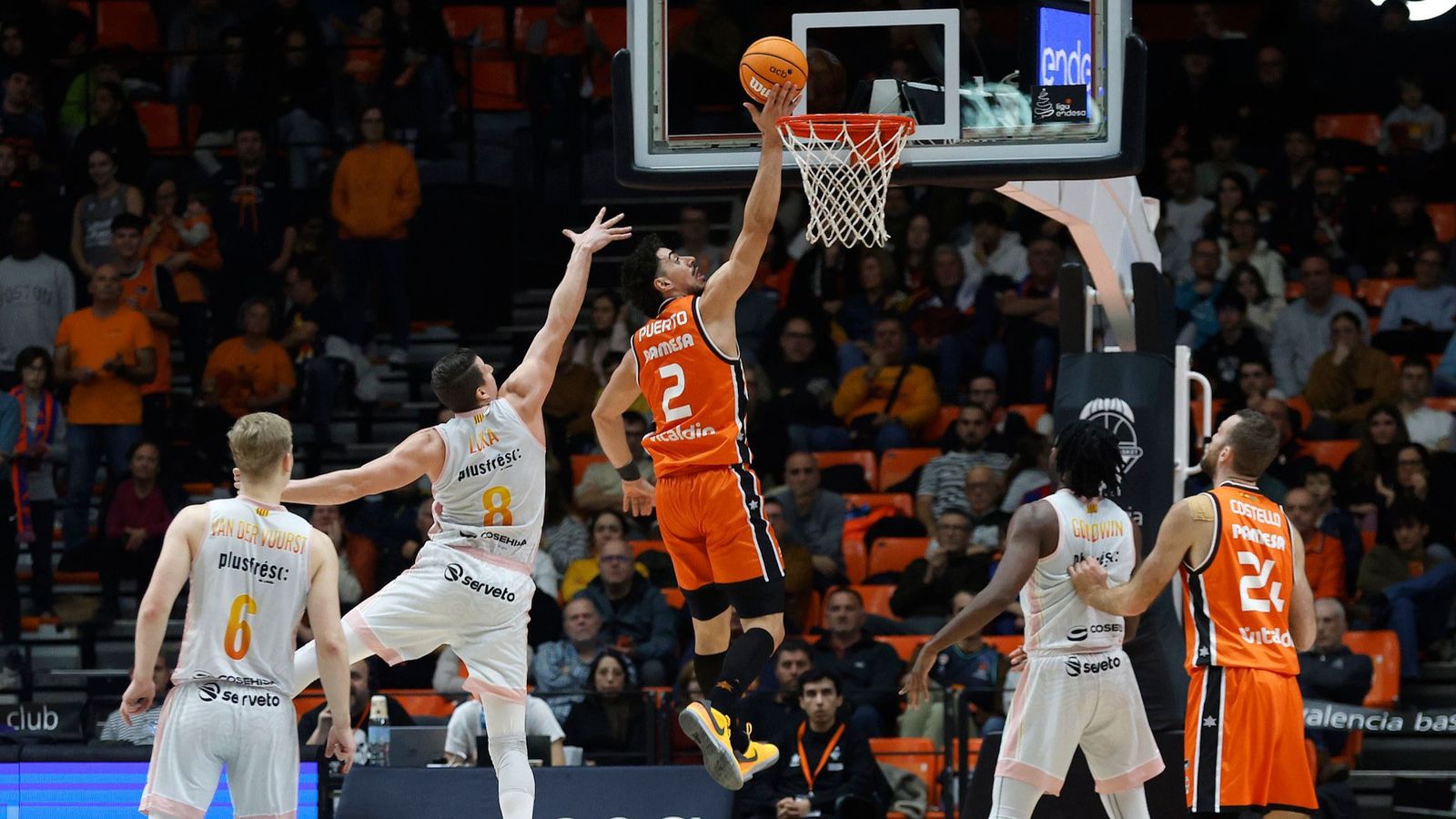 Josep Puerto, en una acció del duel