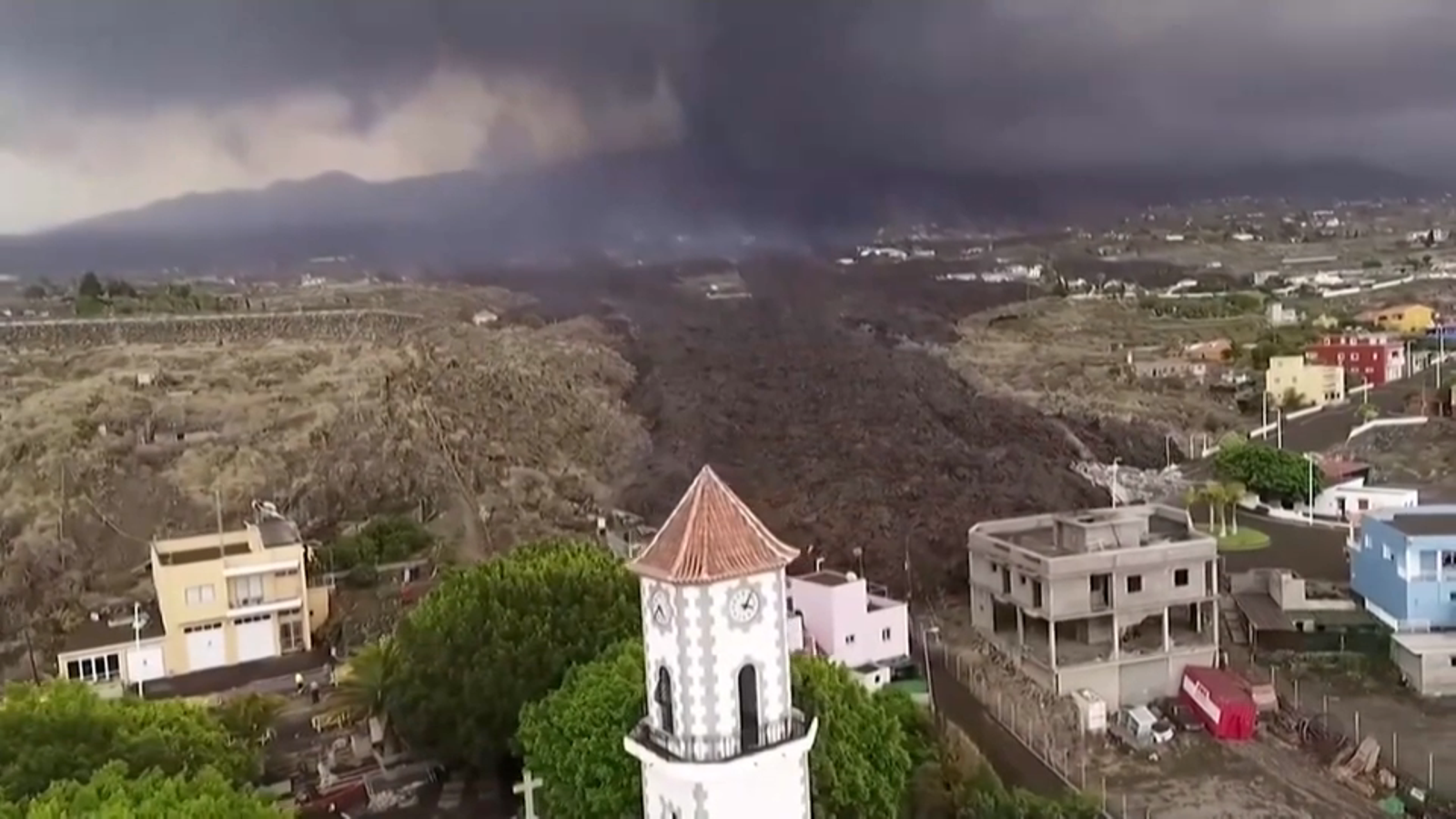 Així va avançant la lava pel barri de Todoque