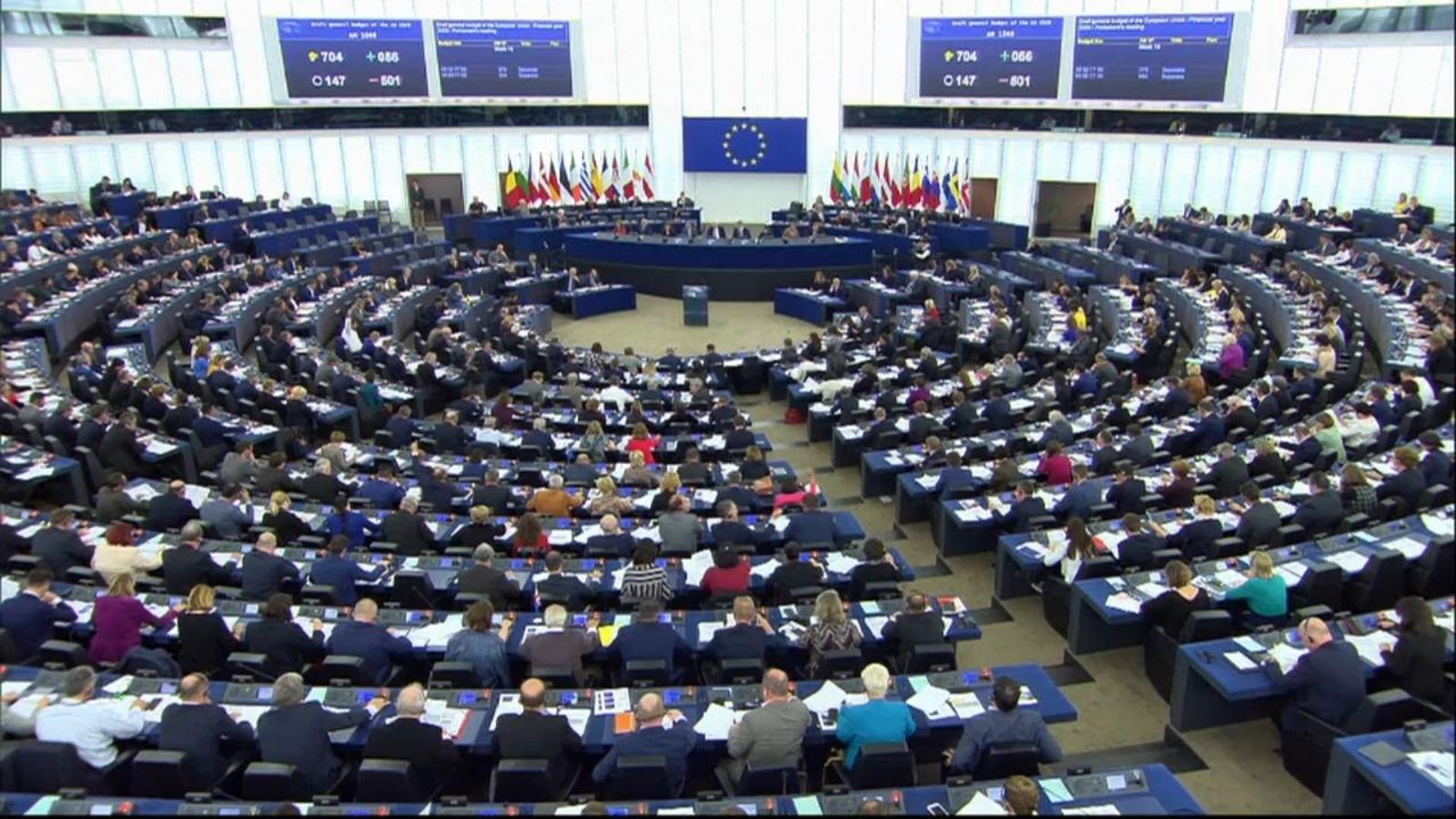 La UE permet incomplir els objectius de dèficit i deute per primera vegada en la història