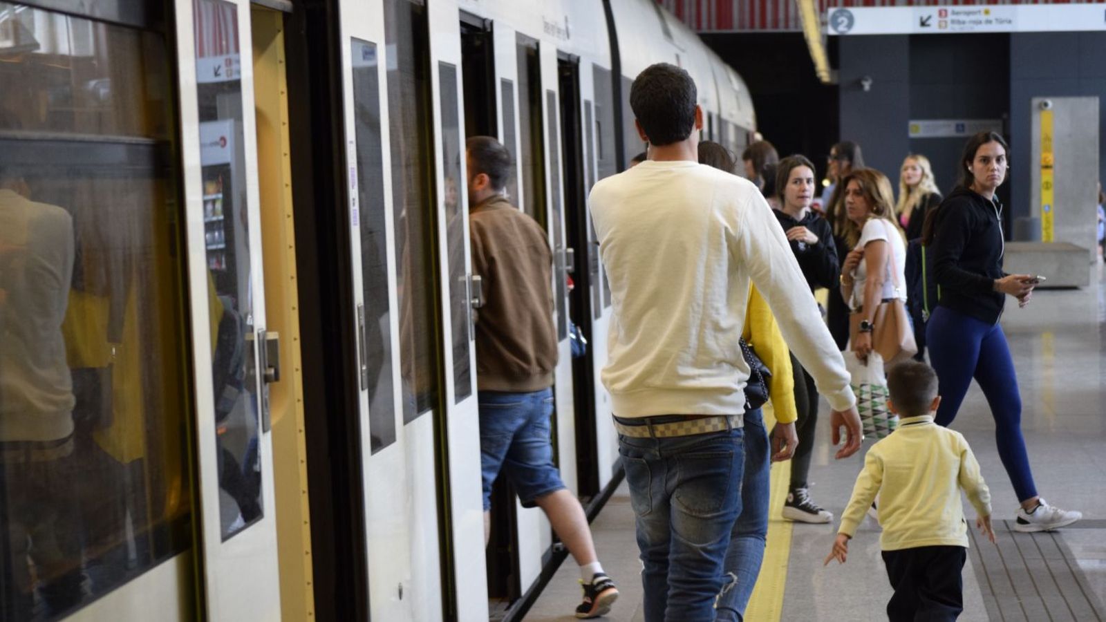 Els socialistes prometen crear una nova línia de metro, la 14, per a unir poblacions de l'Horta Sud amb València