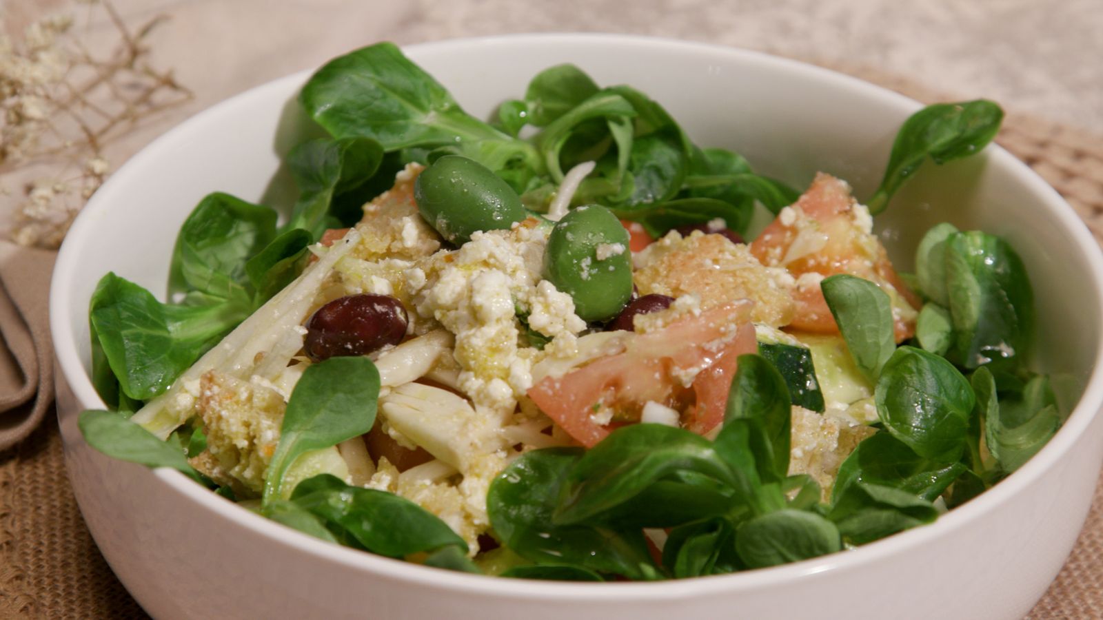 Ensalada panzanella de tomaca valenciana