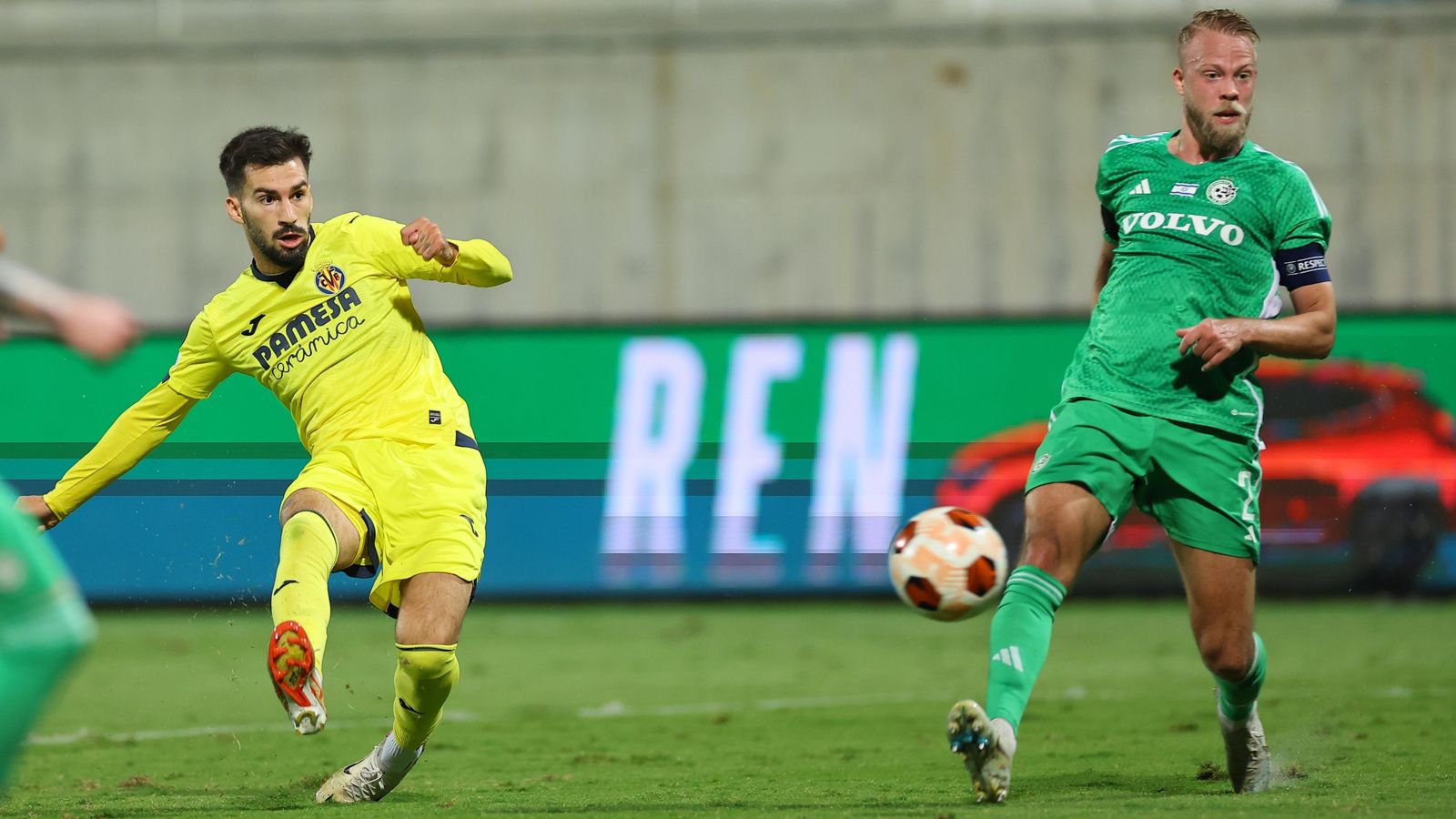 Álex Baena ha marcat el gol de l'empat en el minut 82
