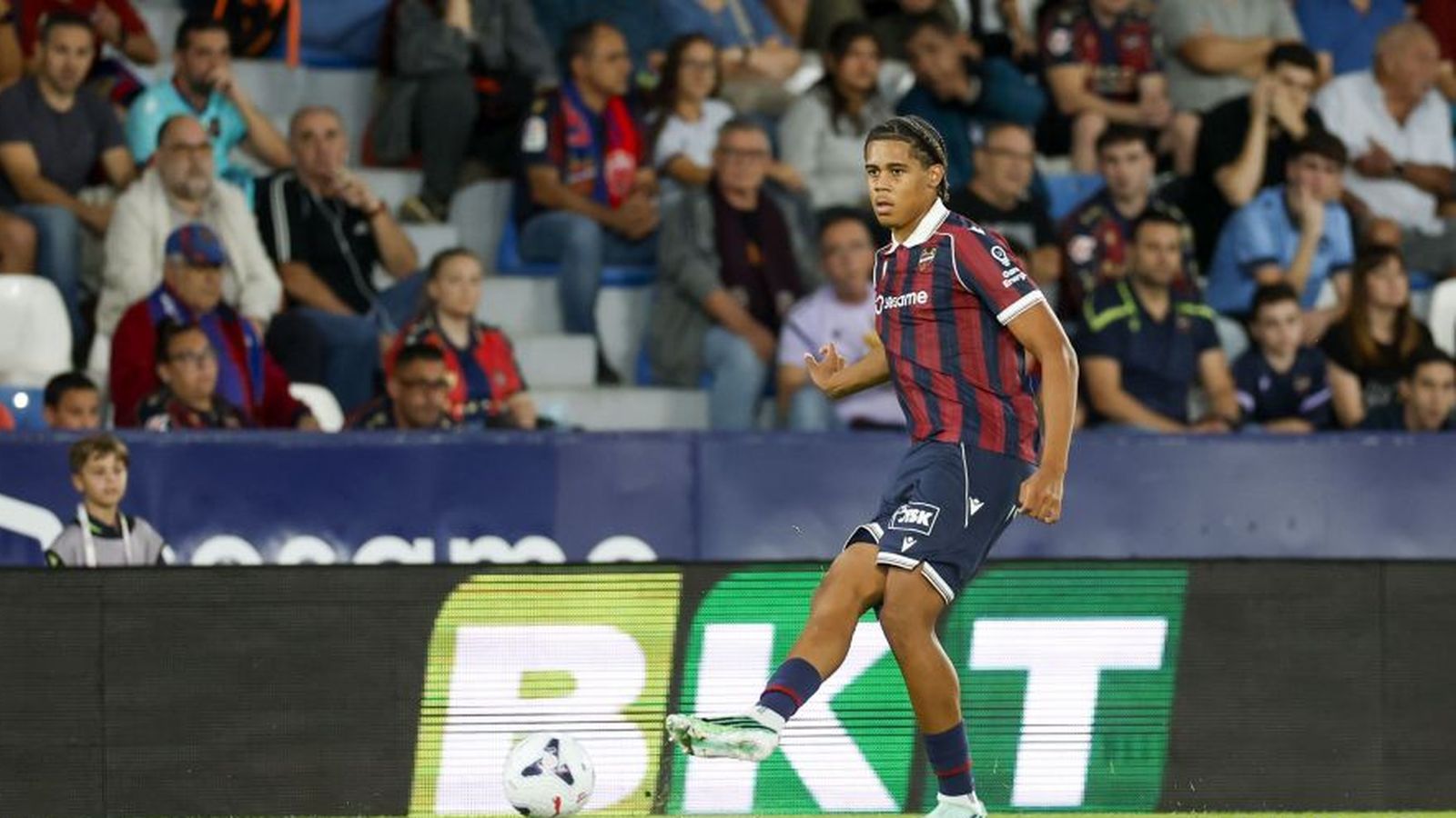 Ifeanyi Ndukwe ha sigut una de les novetats del Llevant