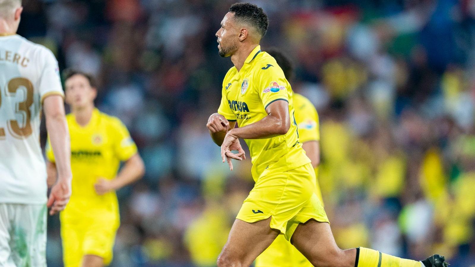 Coquelin en una acció en el partit contra l'Elx