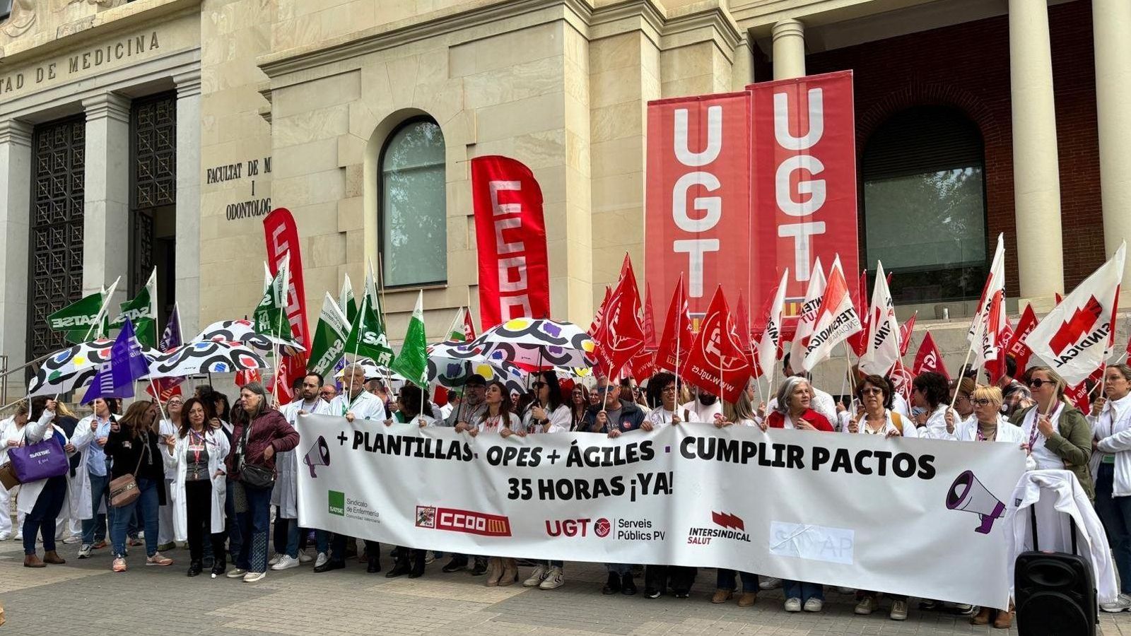 Una de les concentracions dels sindicats de sanitat d'este dijous a València Una de les concentracions dels sindicats de sanitat d'este dijous a València
