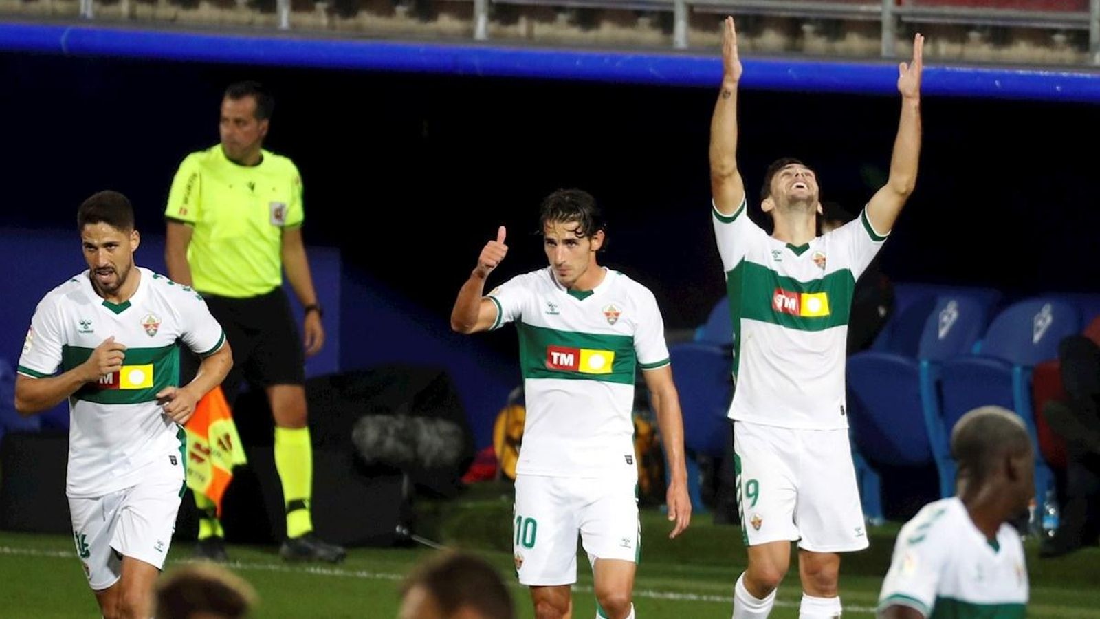 Lucas Boyé celebra el gol de la victòria