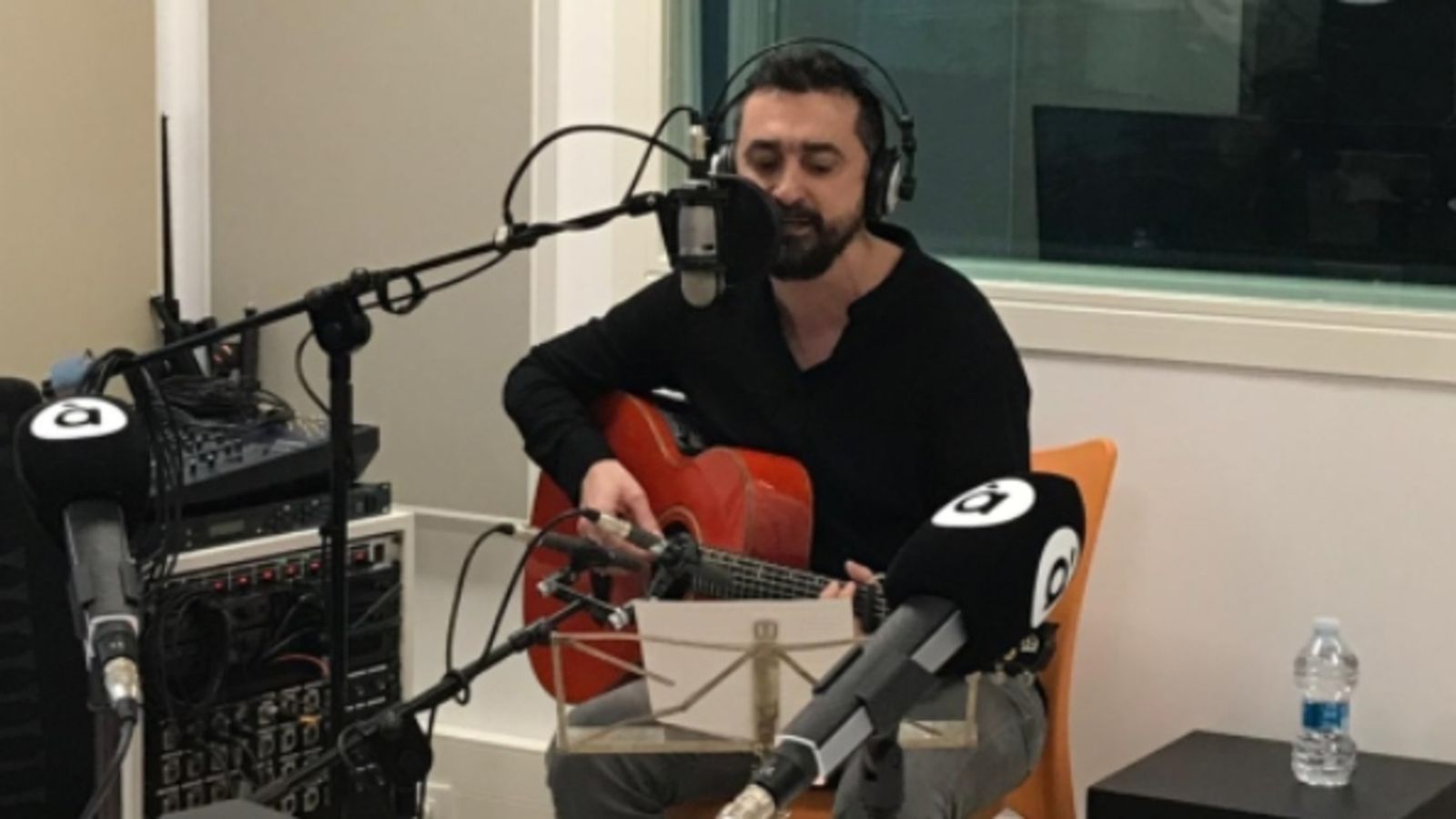 16.10.2018 | Feliu Ventura ens presenta el llibre disc 'Pintura musicada d'Antoni Miró'