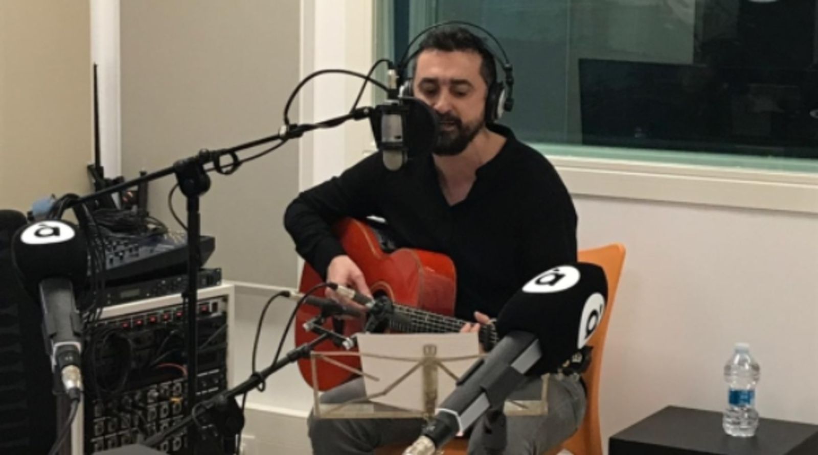 16.10.2018 | Feliu Ventura ens presenta el llibre disc 'Pintura musicada d'Antoni Miró'