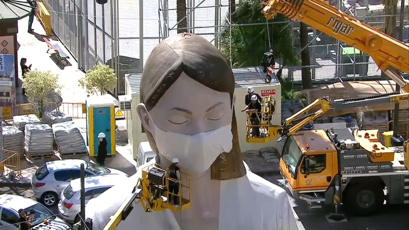 La falla municipal de València, com a símbol de la crisi del coronavirus a la Comunitat Valenciana