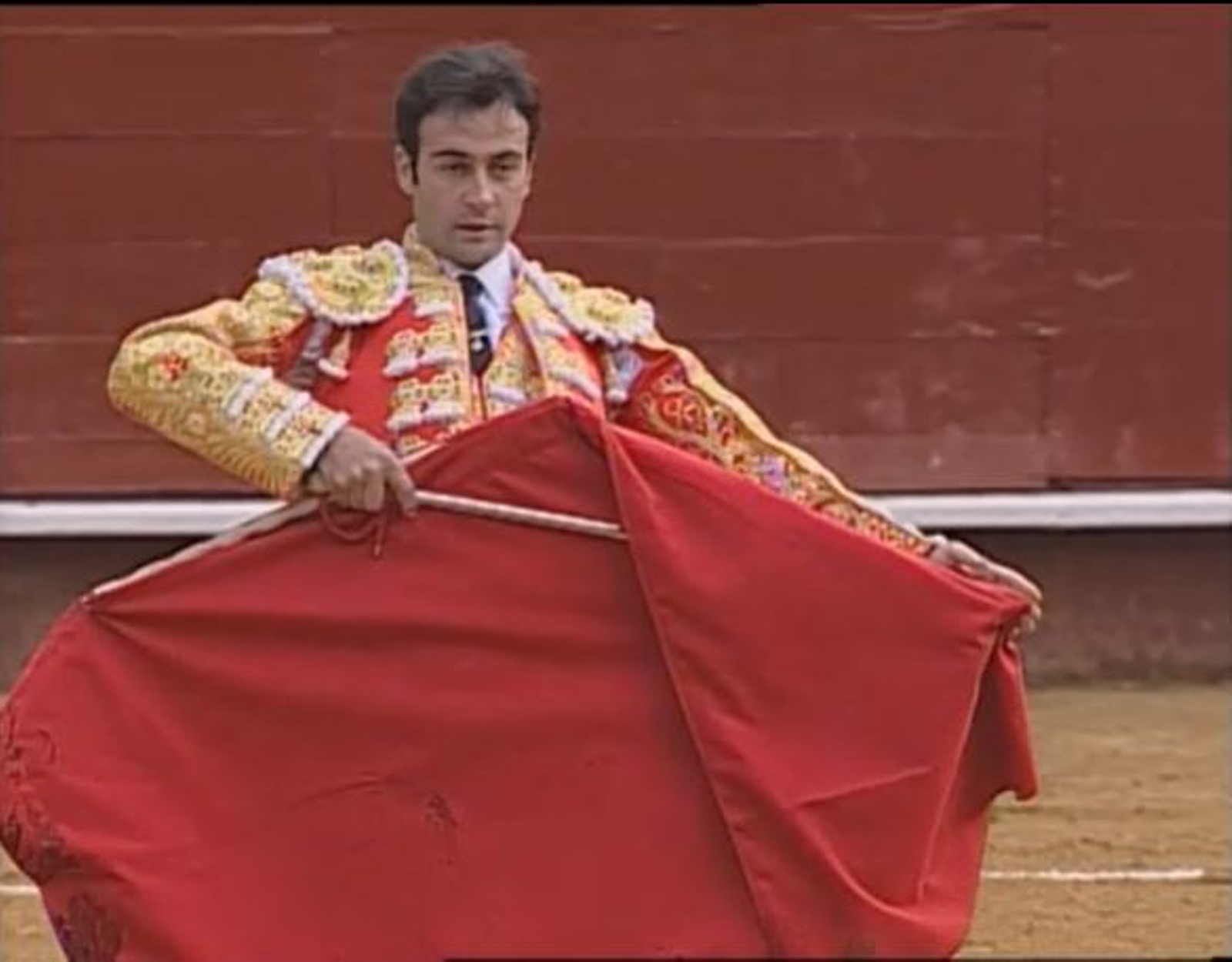 Enrique Ponce  a la Fira de Falles 2005 (Imatge arxiu RTVV)