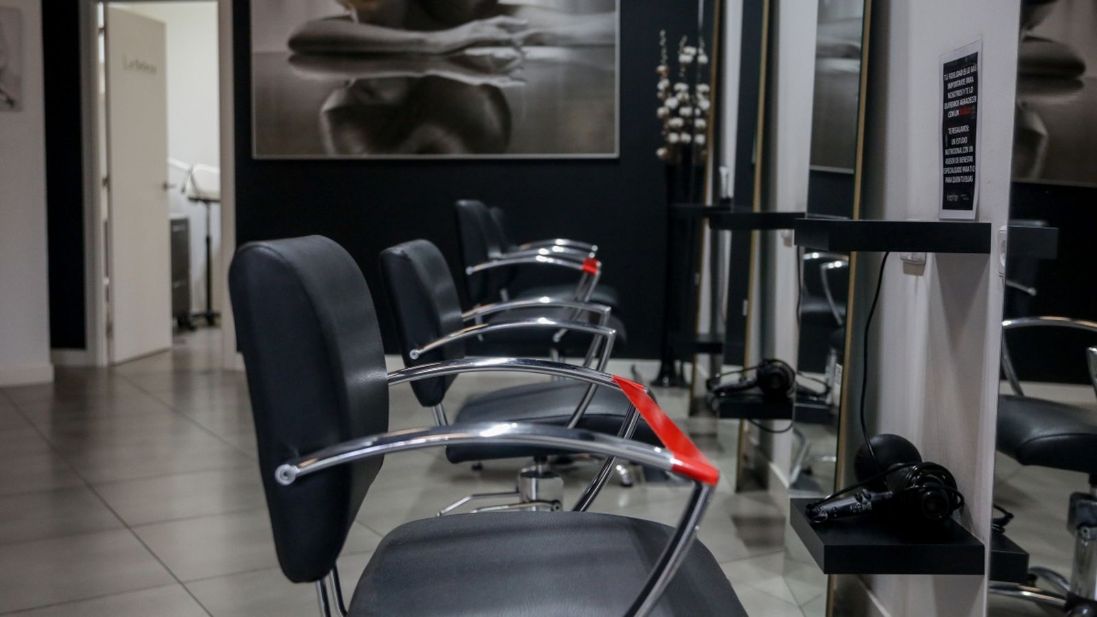 El 50% de les perruqueries no han obert aquest dilluns