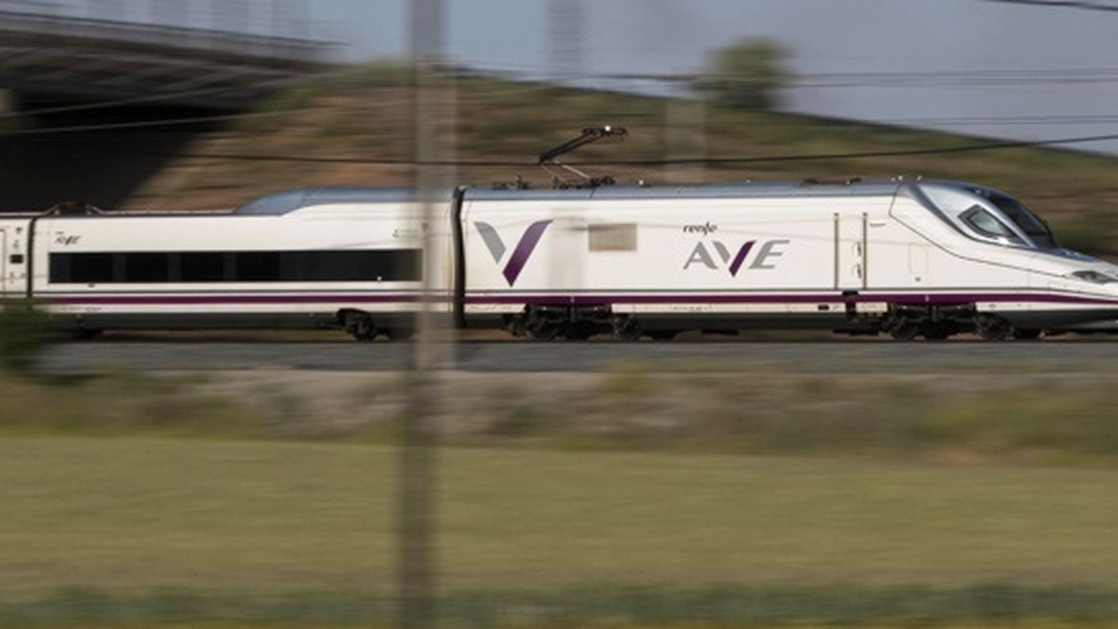 Un tren AVE, en arxiu