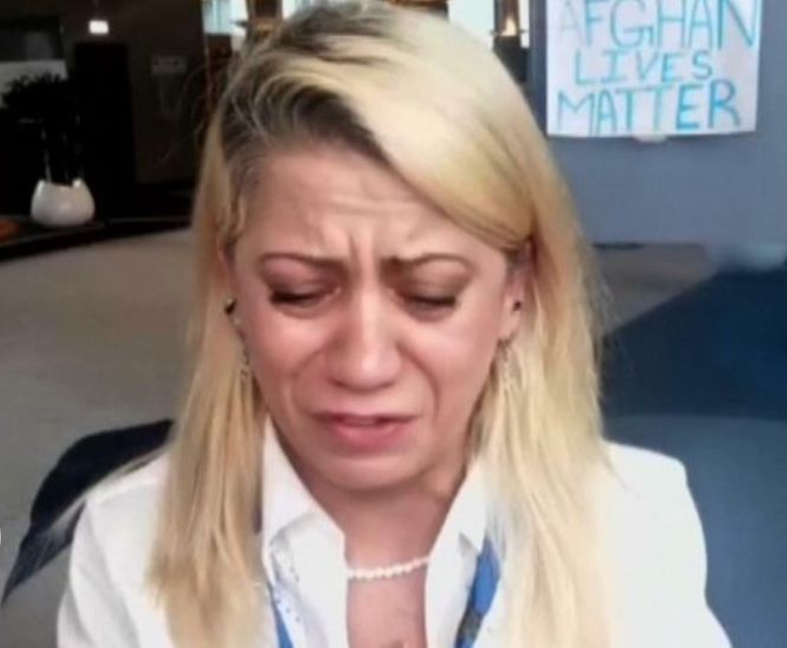 La periodista afganesa Lailuma Sadid suplica a l'OTAN que no reconega el govern talibà com a legítim