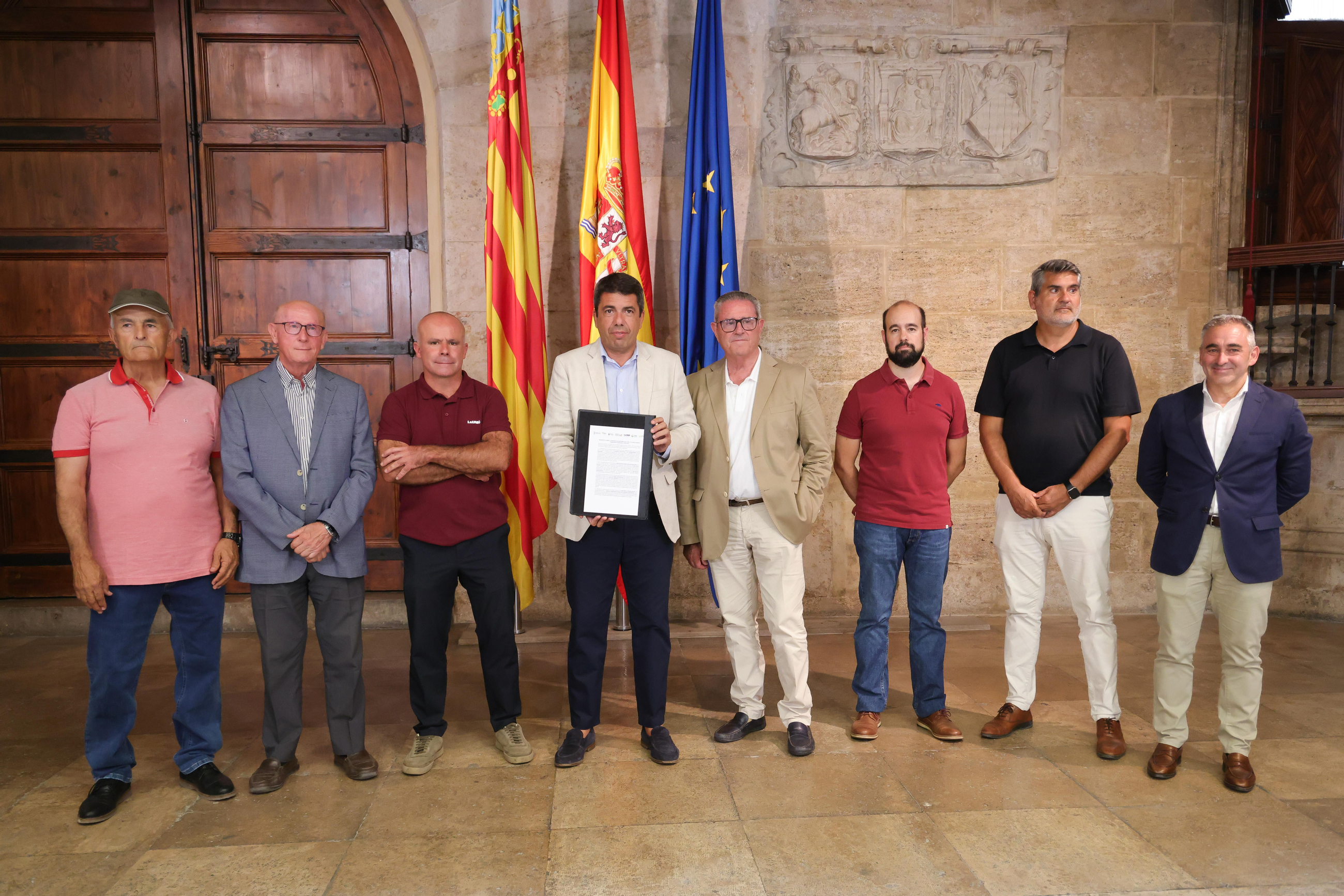 La Generalitat firma un manifest conjunt amb representants del sector agrari