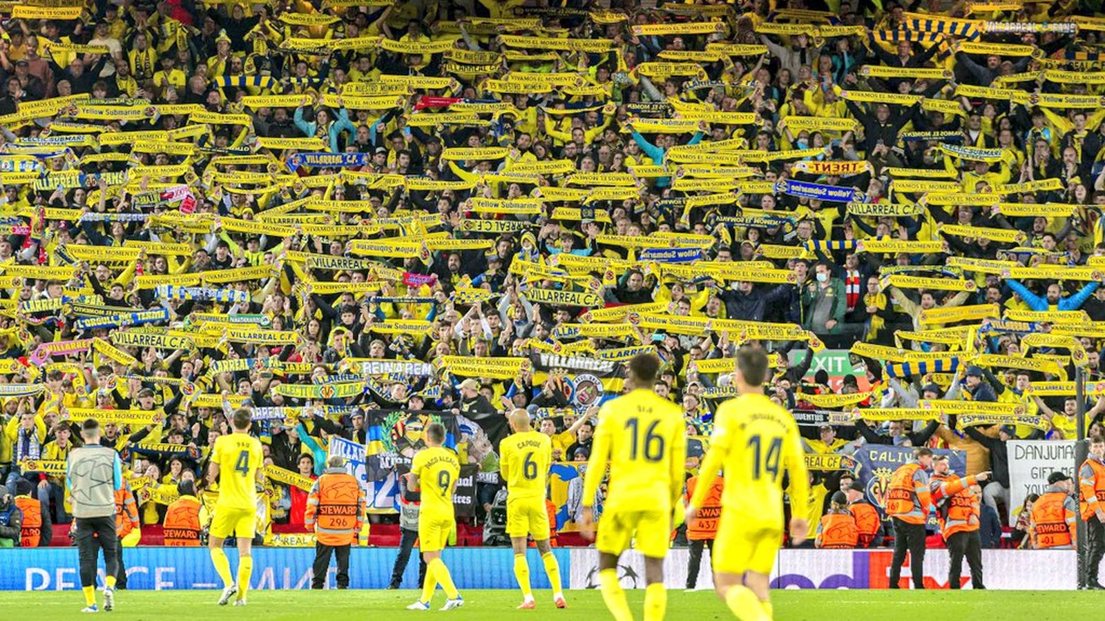 Aficionats del Vila-real a Anfield