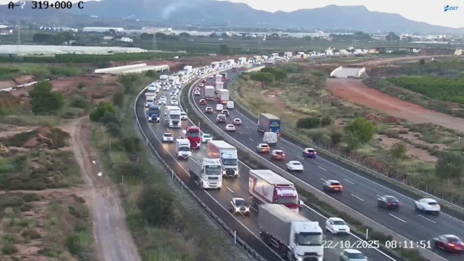 Vista de l'autovia A-7, congestionada este dimecres