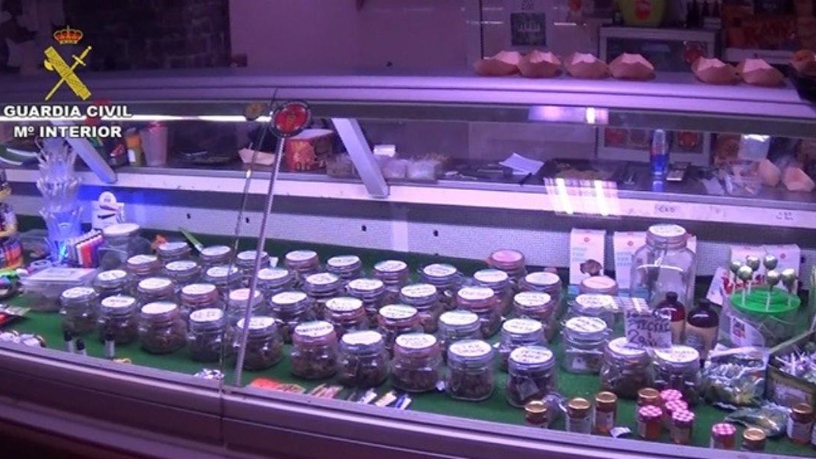 La Guàrdia Civil ha escorcollat cinc establiments i dos domicilis particulars