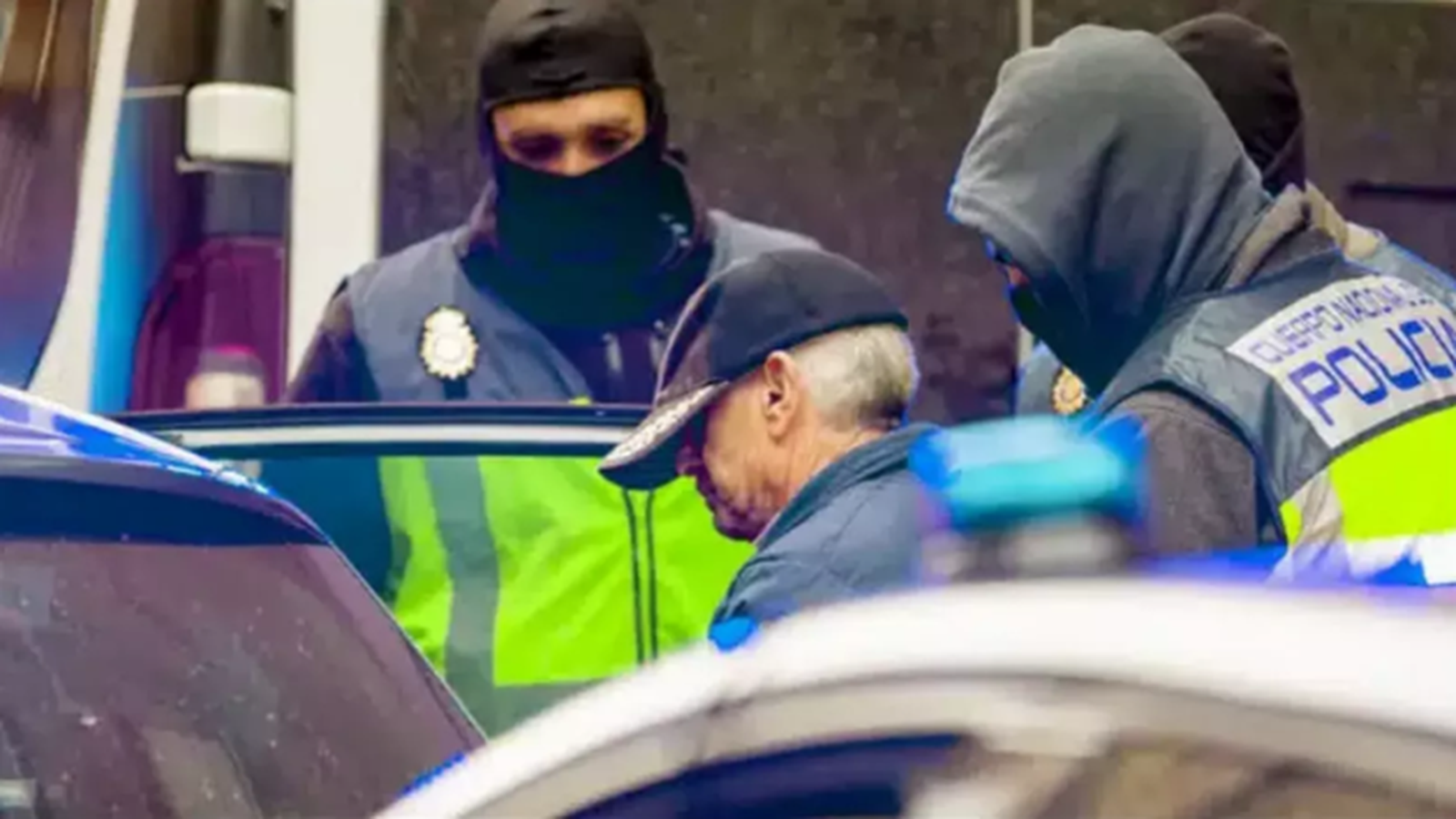 Moment de la detenció de Pompeyo G.P., acusat d'enviar material pirotècnic en sobres / Efe