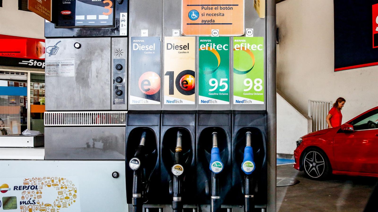 Torna a pujar el preu de la gasolina i del gasoil